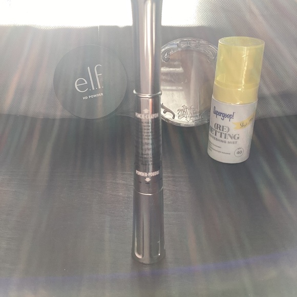 Assorted makeup - Picture 4 of 13